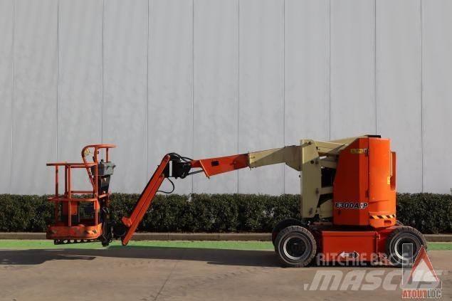 JLG E300AJP Zglobne podizne platforme