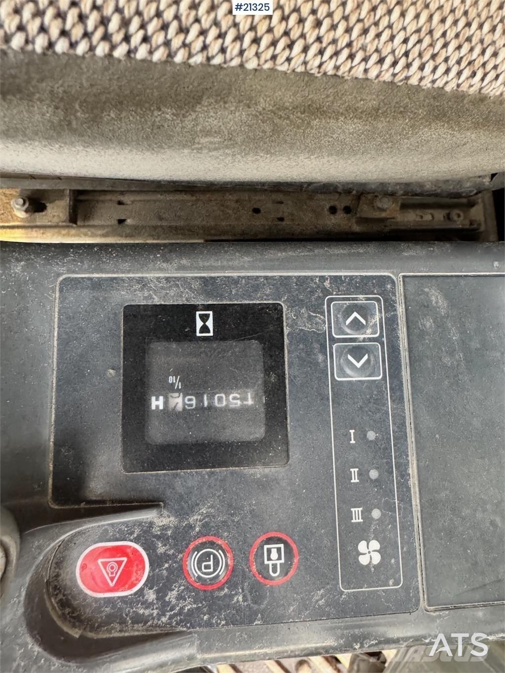 JCB JS200LC Bageri guseničari