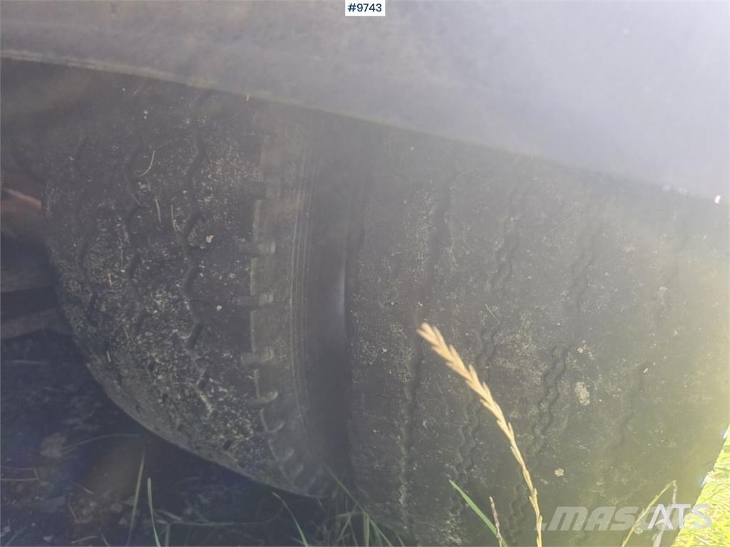 Ekeri L-3 Sanduk poluprikolice