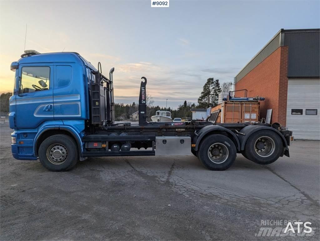 Scania R470LB6X2HHZ Rol kiper kamioni sa kukom za podizanje tereta