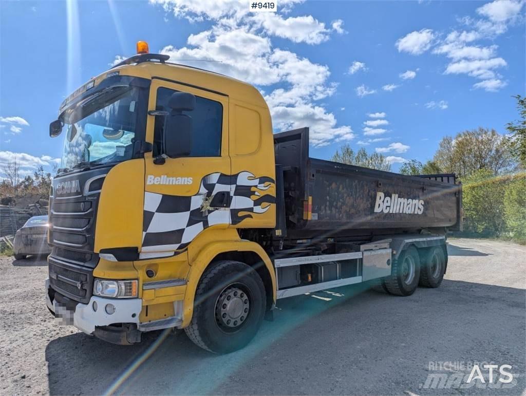 Scania R520 Rol kiper kamioni sa kukom za podizanje tereta
