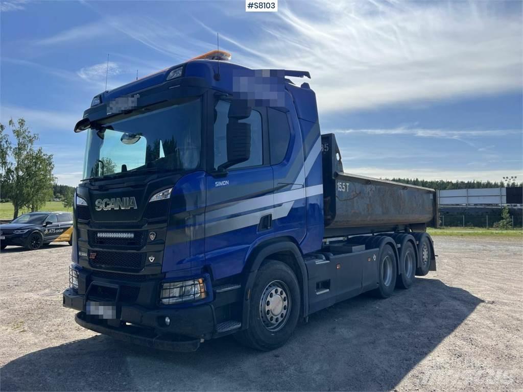 Scania R580 Rol kiper kamioni sa kukom za podizanje tereta