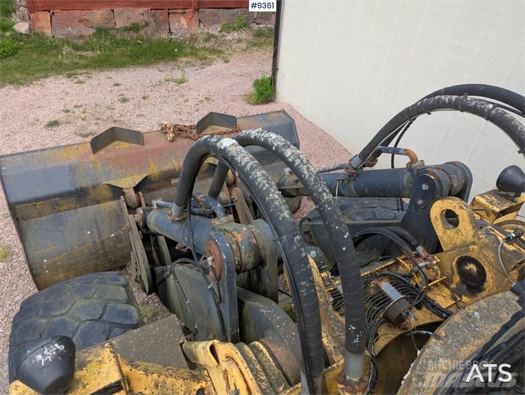 Volvo BM 4600B  Buldožeri na točkovima