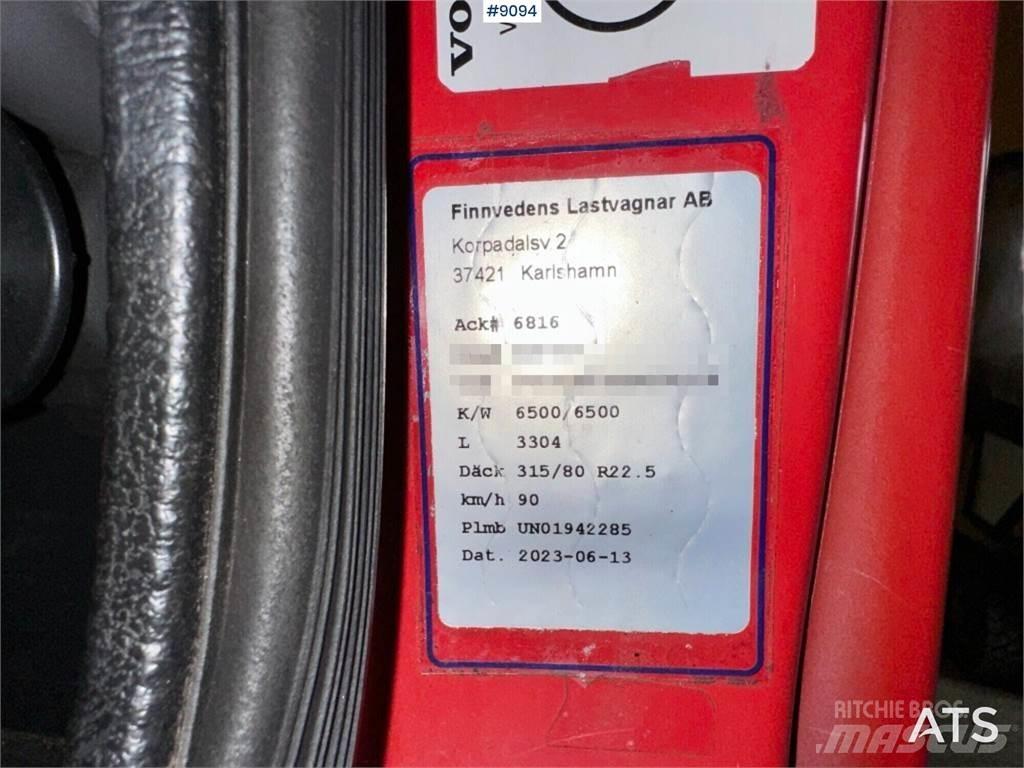 Volvo FL12 Rol kiper kamioni sa kukom za podizanje tereta