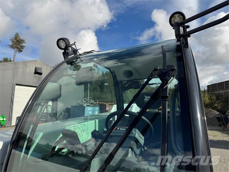 Bobcat PF4 Teleskopski viljuškari