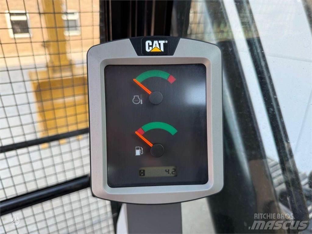 CAT 320D3 Bageri guseničari