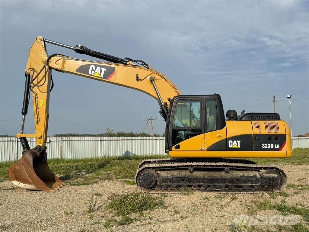 CAT 323 D Bageri guseničari