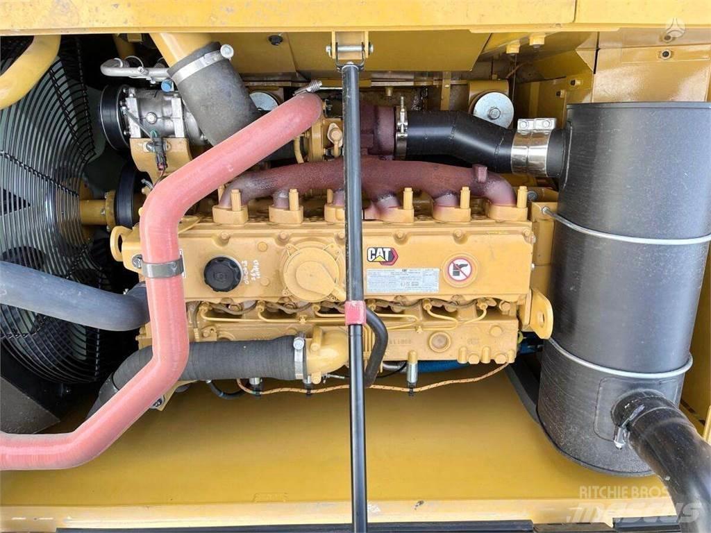 CAT 323D3 Bageri guseničari