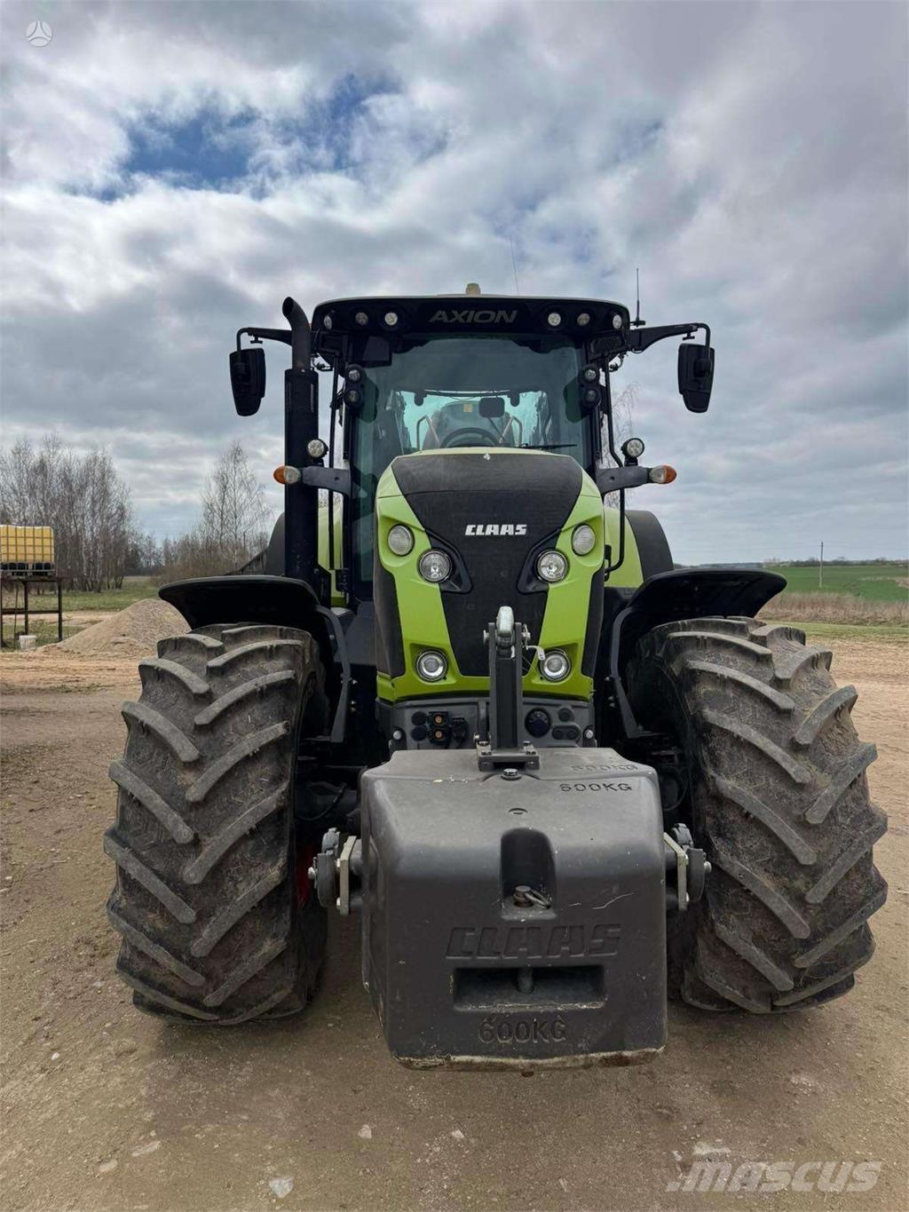 CLAAS Axion 870 Traktori