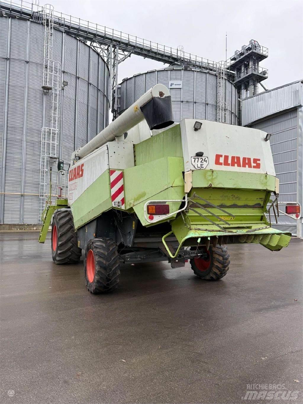 CLAAS LEXION 460 Kombajni