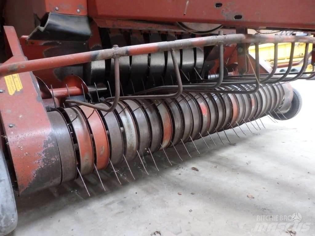 Hesston 4900 Prese/balirke za rolo bale