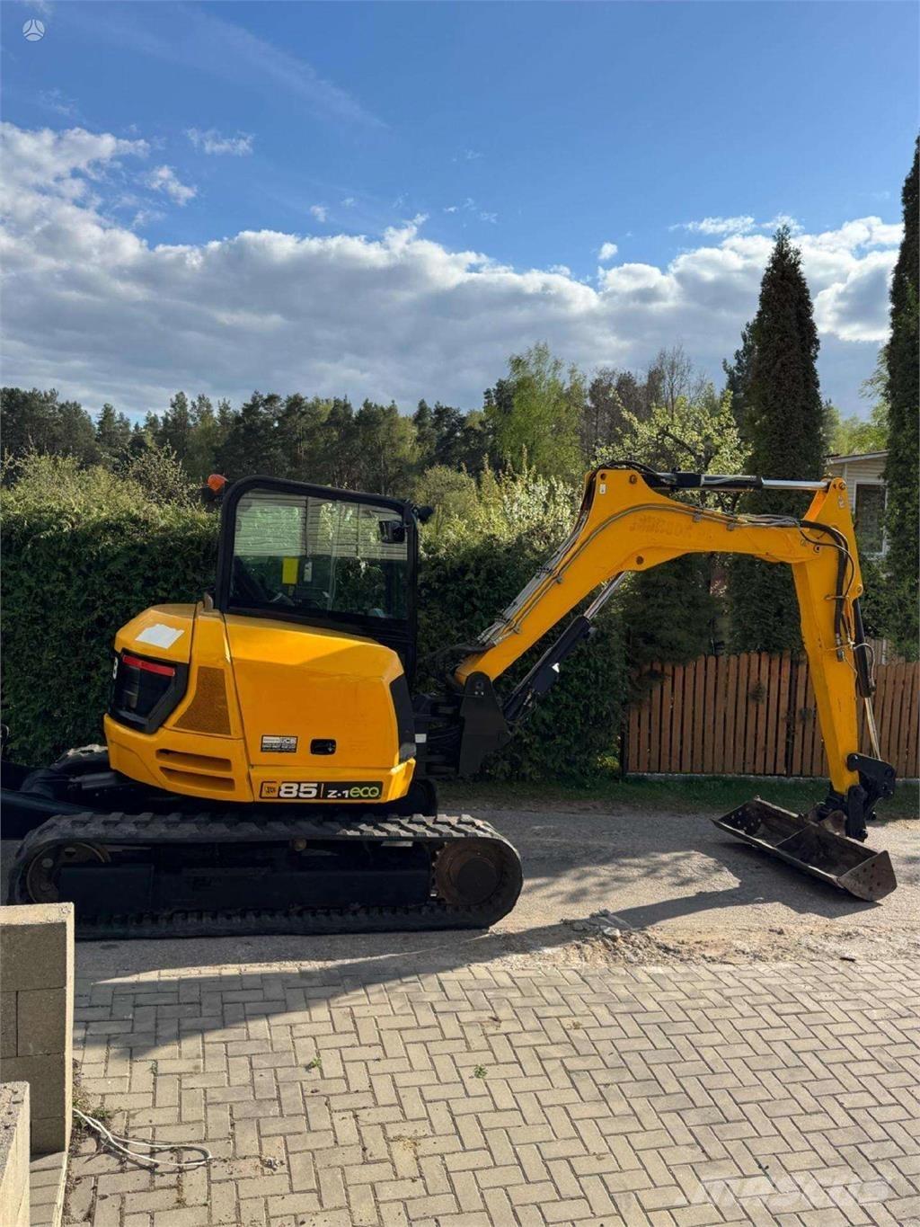 JCB 85Z-1 Bageri guseničari