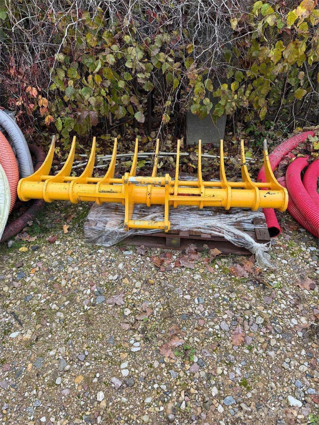 JCB JS145LR Bageri guseničari