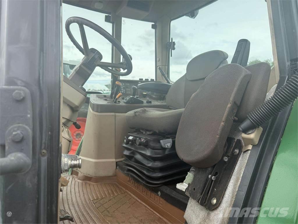 John Deere 6210 Traktori