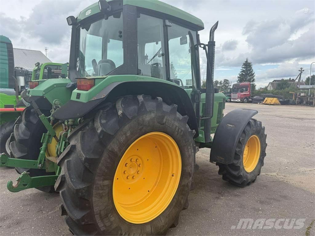John Deere 6210 Traktori