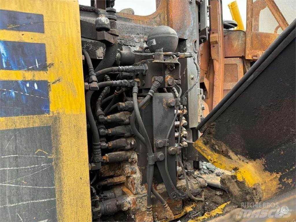 Komatsu D65WX-18 Buldožeri guseničari