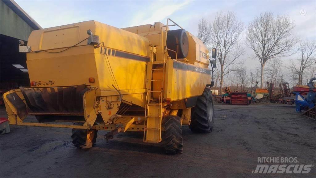 New Holland TX 66 Kombajni
