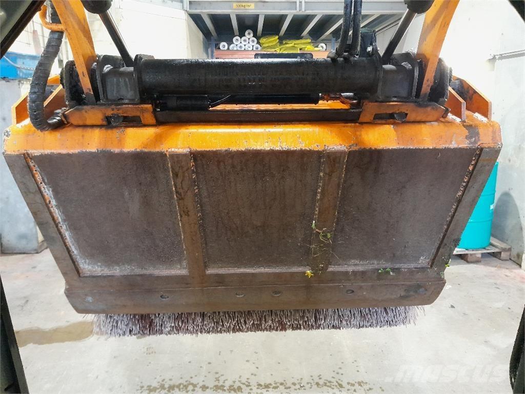 CAT 226D Utovarivači na točkove