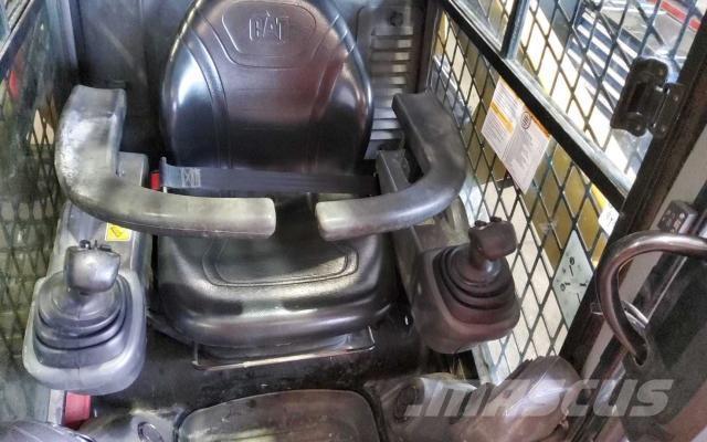 CAT 226D3 Utovarivači na točkove