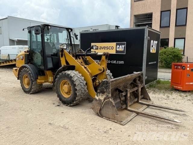 CAT 906 Utovarivači na točkove