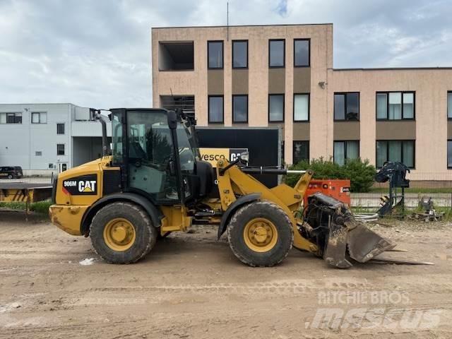 CAT 906M Utovarivači na točkove