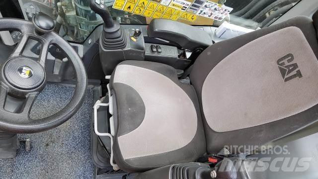 CAT MH3024 Polovni specijalni bageri
