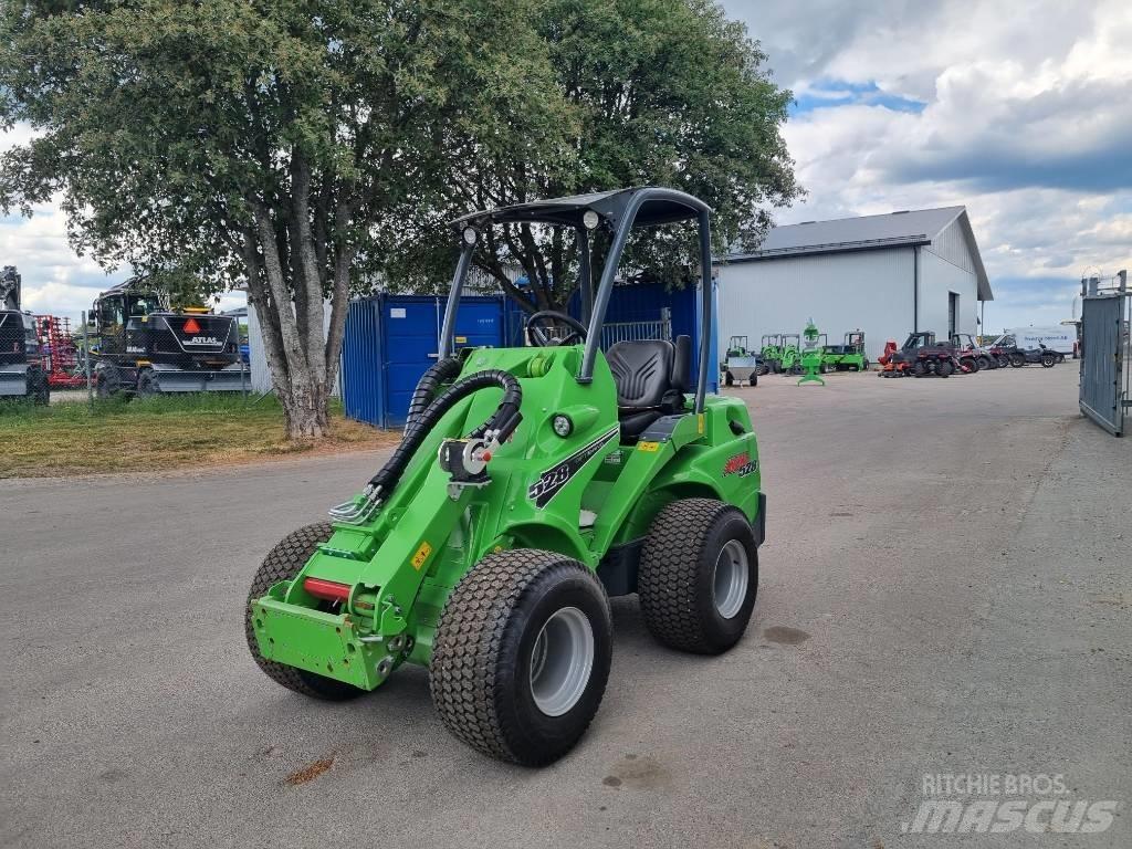 Avant 528 Skid steer mini utovarivači