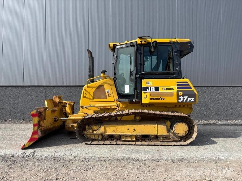 Komatsu D37 PX-23 Buldožeri guseničari