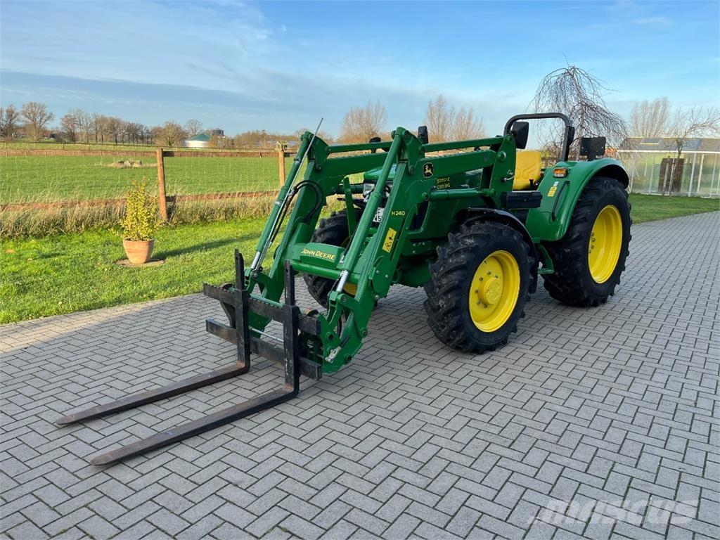John Deere 5050E Traktori