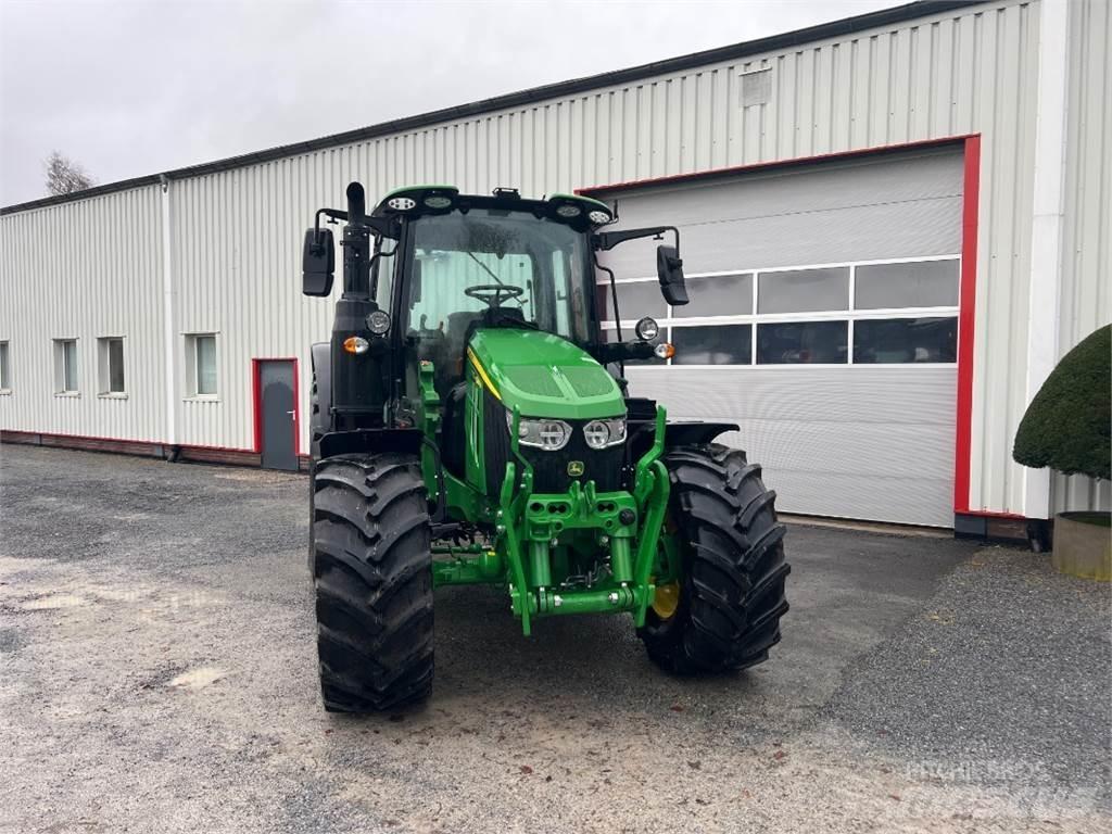 John Deere 6120M Traktori