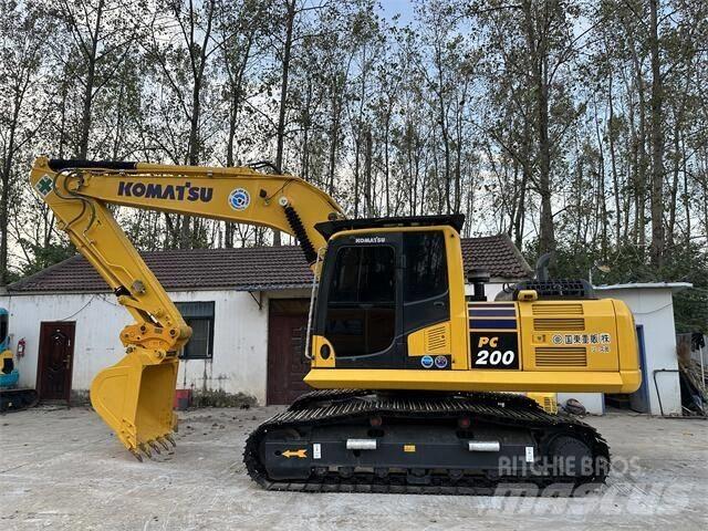 Komatsu PC200-8 Bageri guseničari
