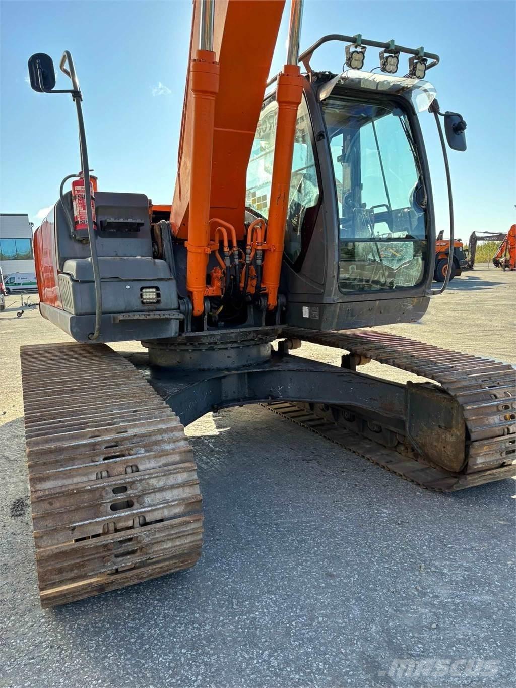 Hitachi ZX210LC-3 Polovni bageri sa dugom rukom