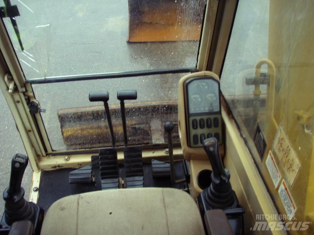 CAT 307 Midi bageri 7t – 12t