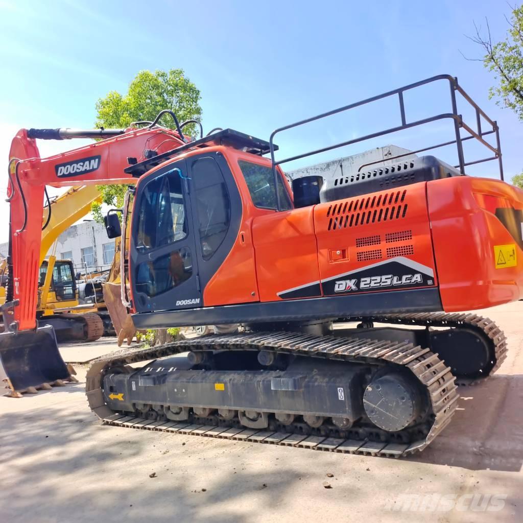 Doosan DX 225 LCA Bageri guseničari