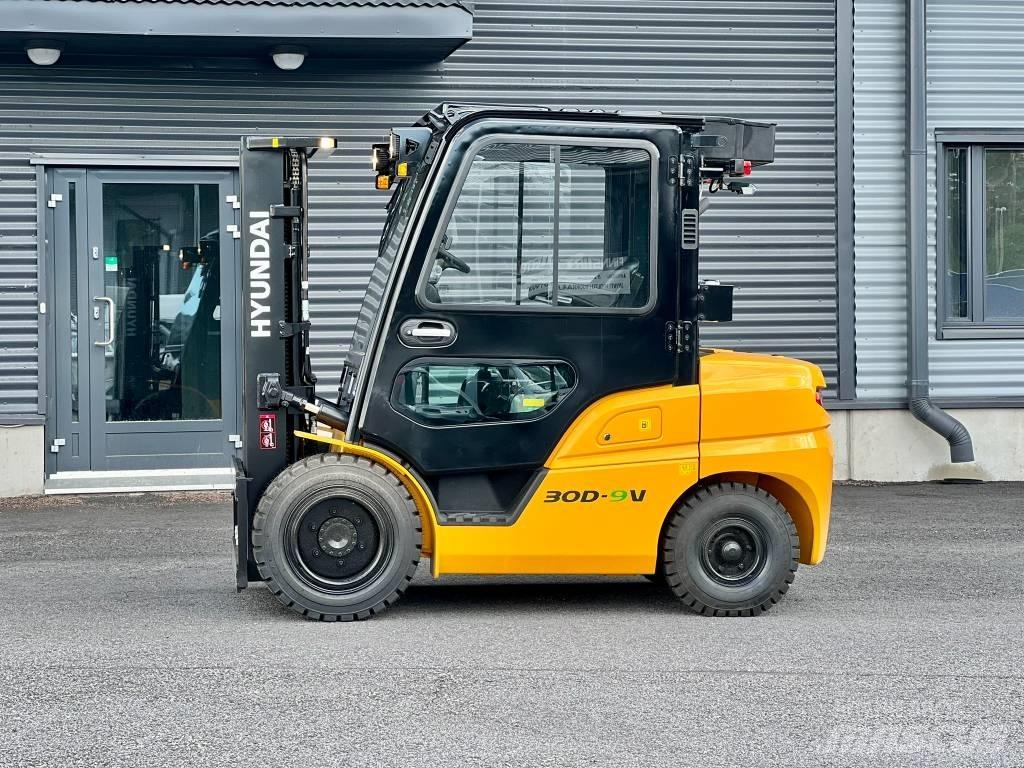 Hyundai 30D-9V Dizelski viljuškari