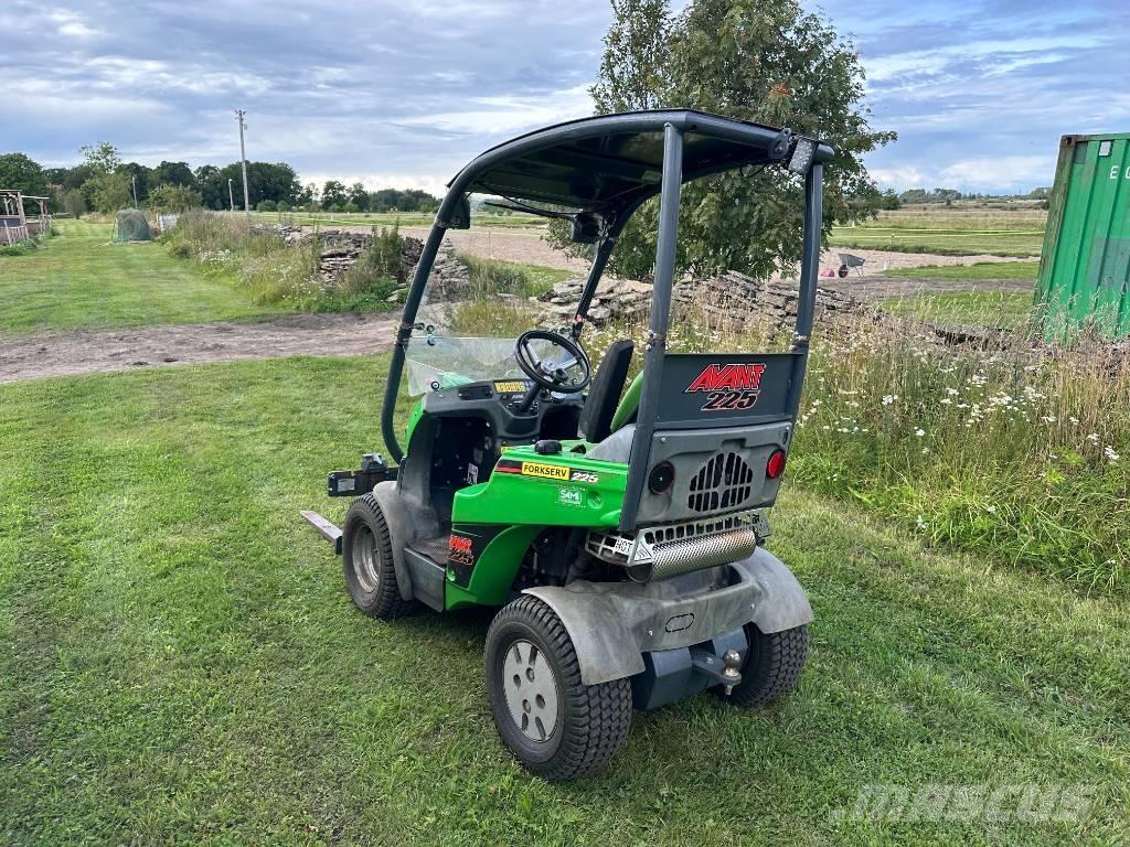 Avant 225 Skid steer mini utovarivači