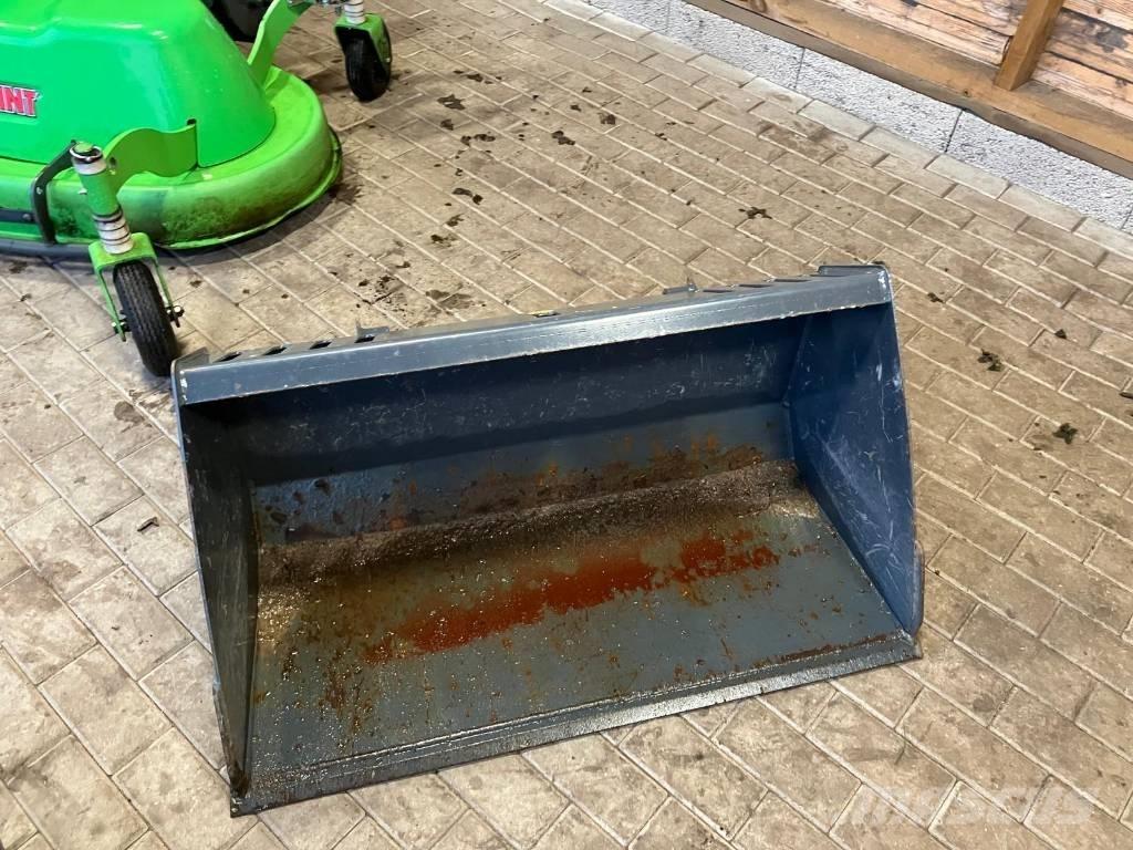 Avant 225 Skid steer mini utovarivači