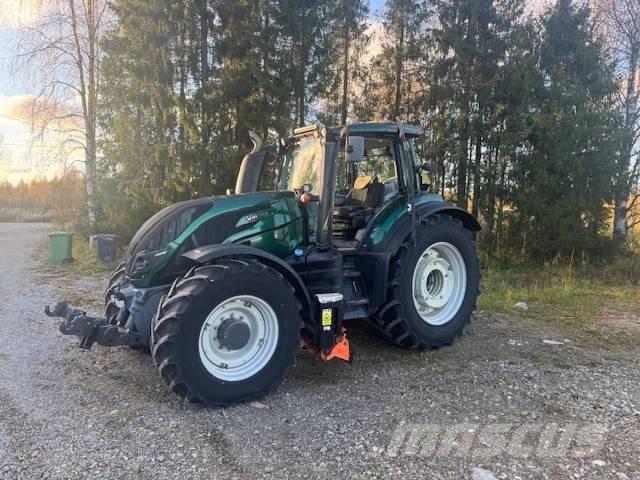 Valtra T194 versu Traktori