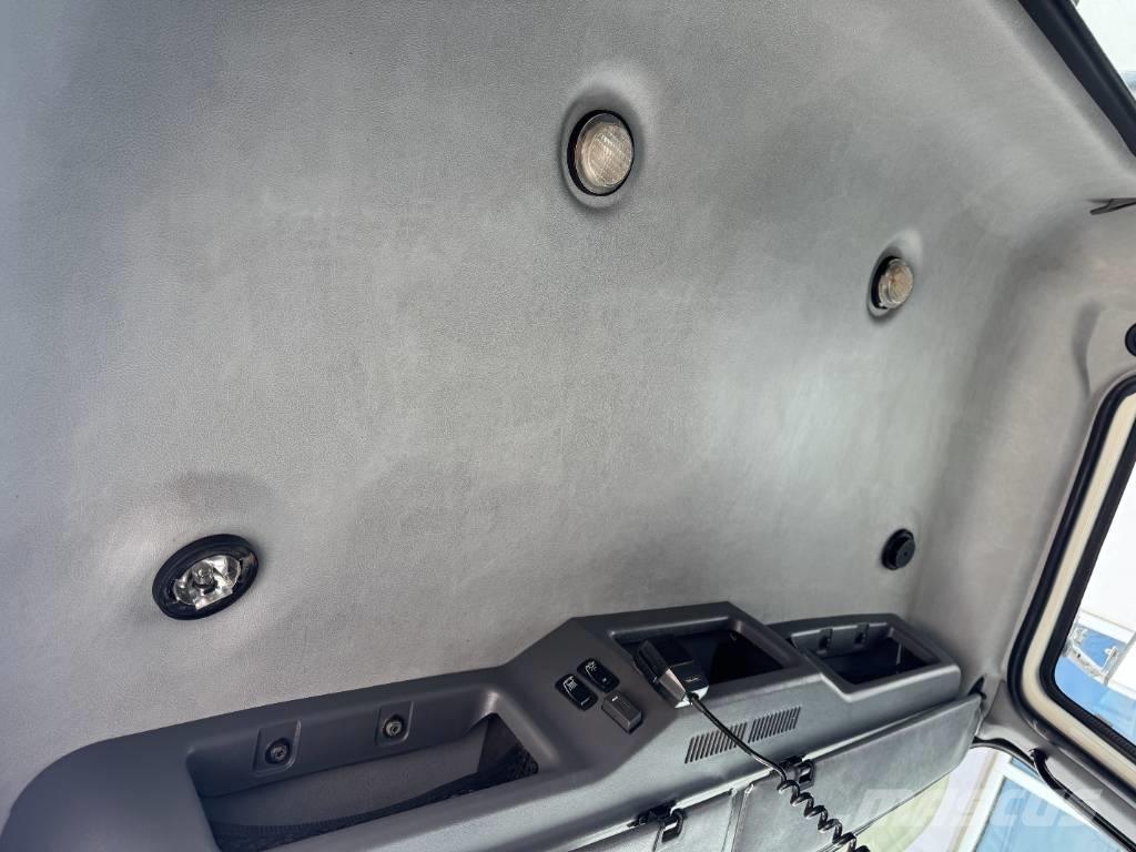 Mack GU713 Kiperi kamioni