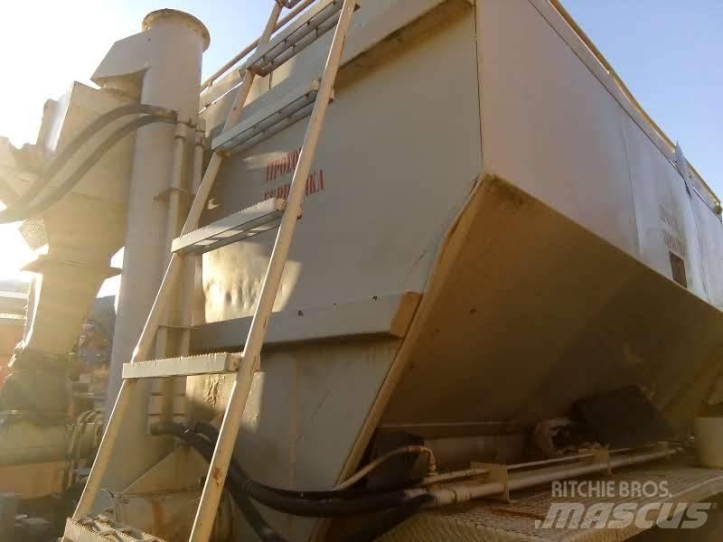 Mack R 600 Kiperi kamioni