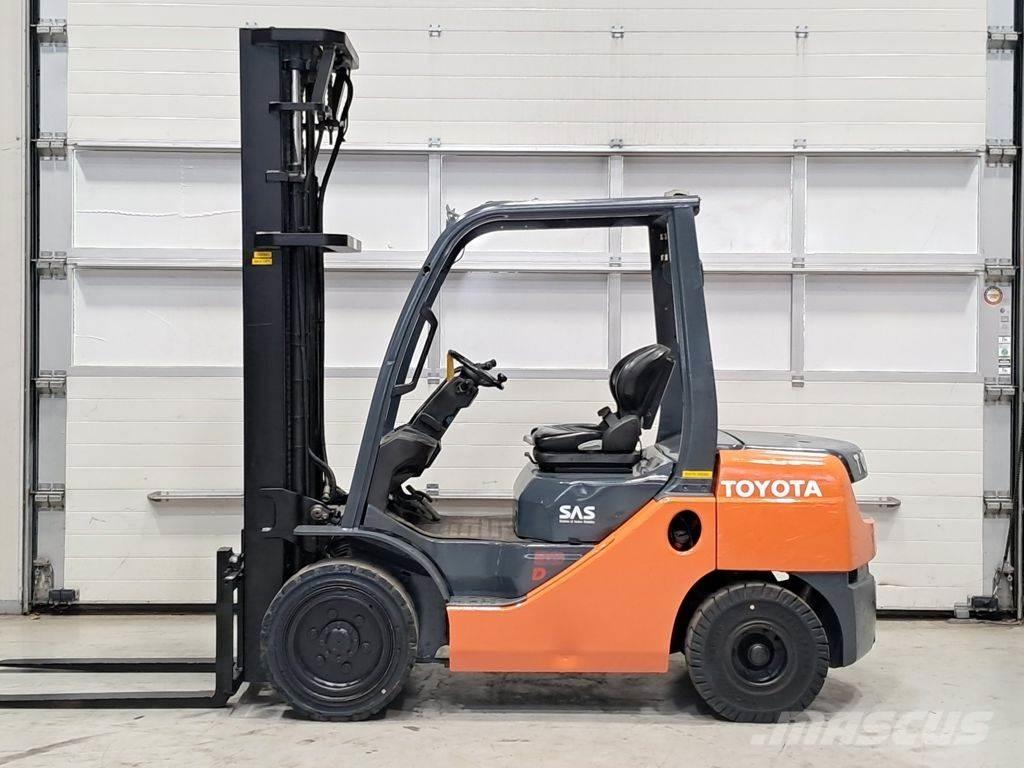 Toyota 02-8FDF30 Dizelski viljuškari