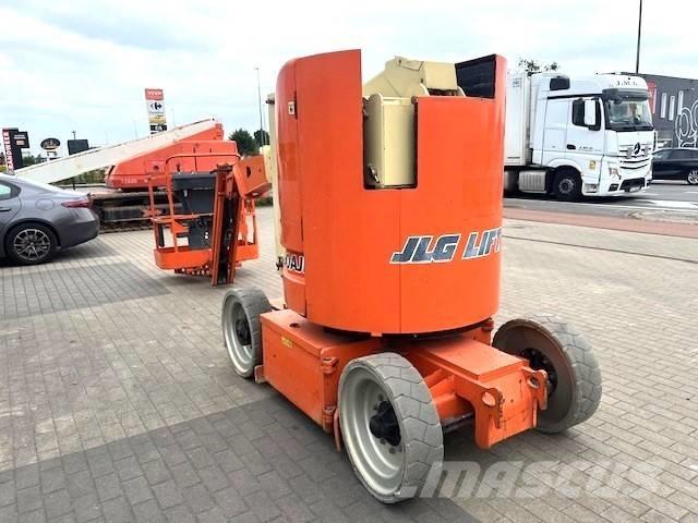 JLG E 300 AJP Zglobne podizne platforme