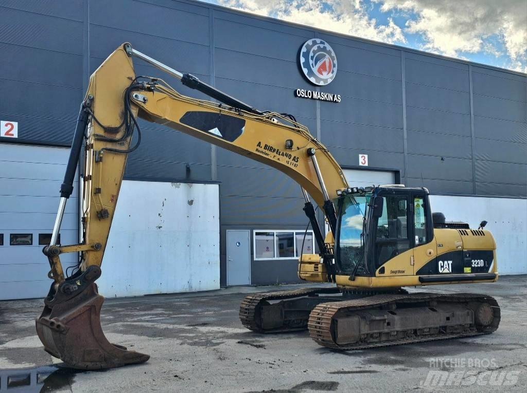 CAT 323 D L Bageri guseničari