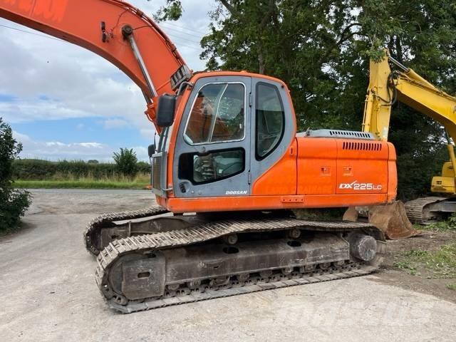 Doosan DX 225 LC Bageri guseničari
