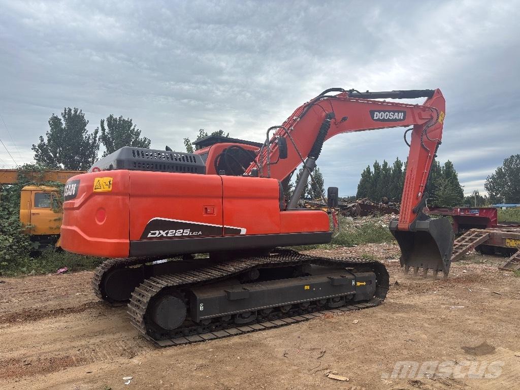 Doosan DX 225 LCA Bageri guseničari