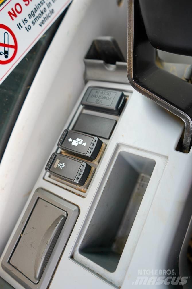 Hitachi ZX225USLC-6 Bageri guseničari