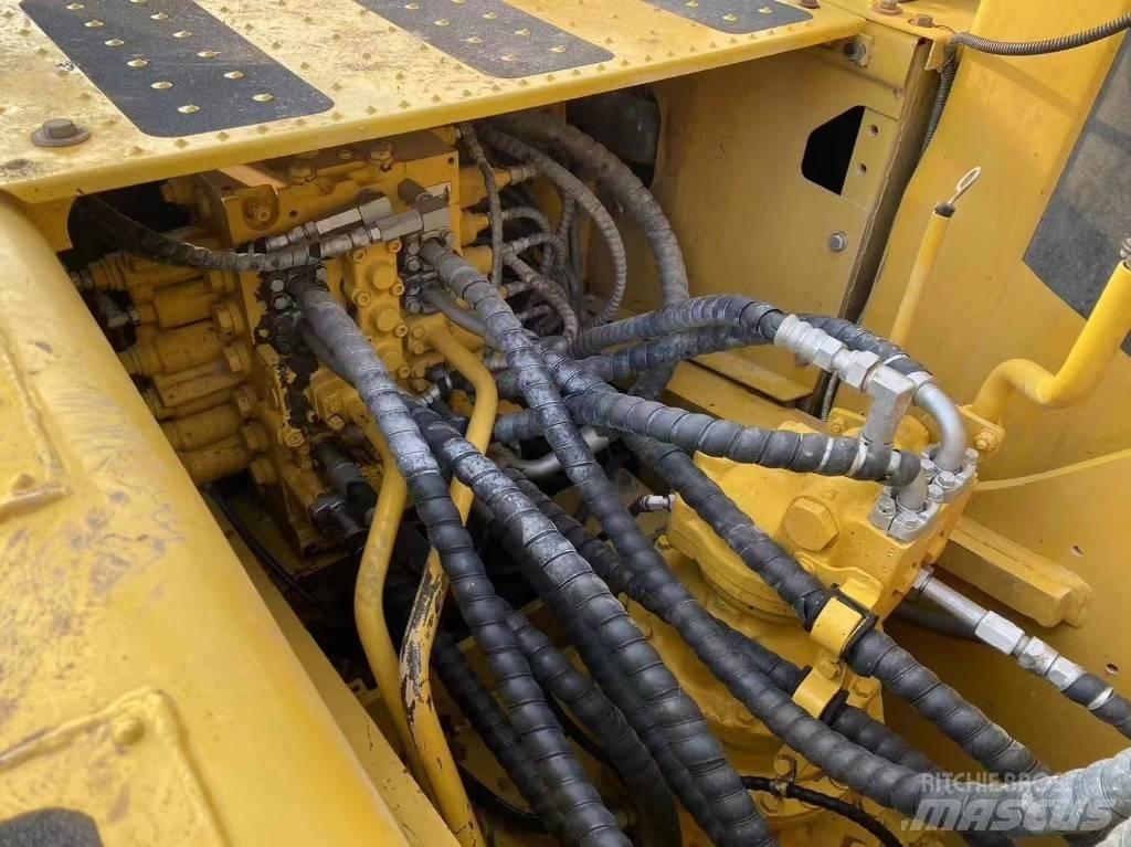 Komatsu pc200 Bageri guseničari