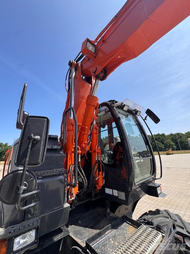 Hitachi 140W Bageri točkaši