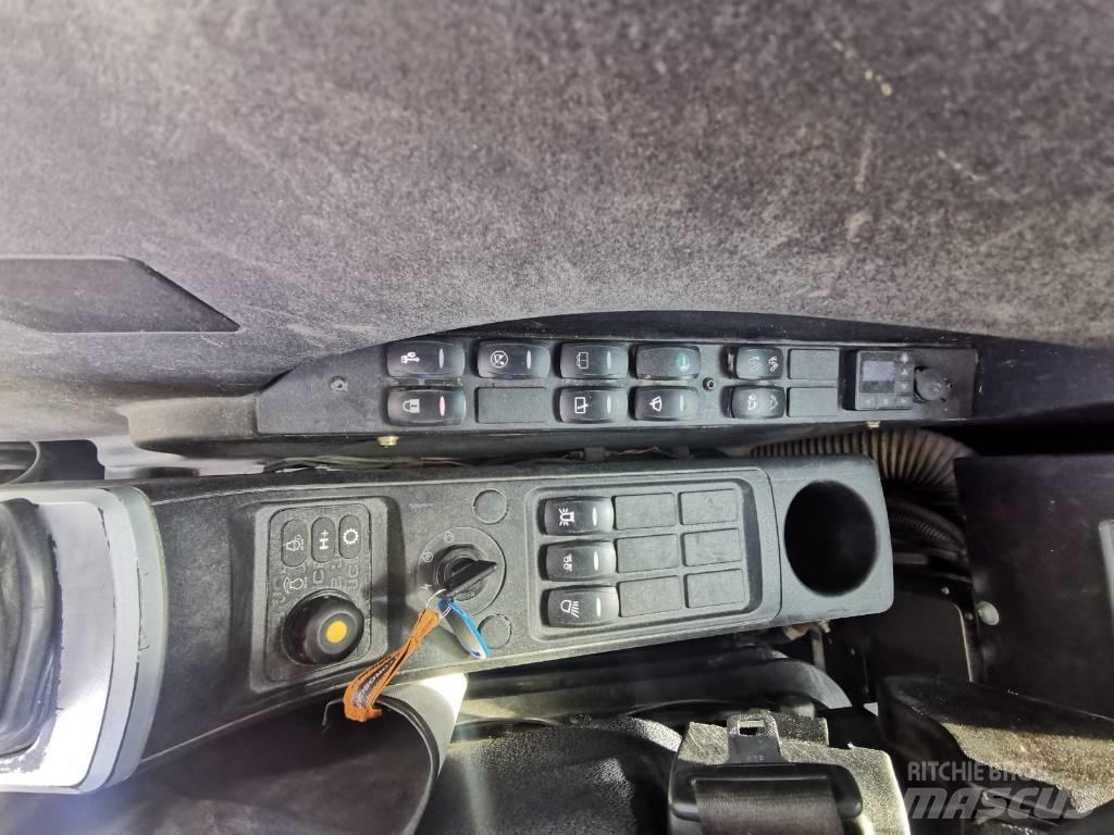 JCB JS 300 LC Cosben Bageri guseničari