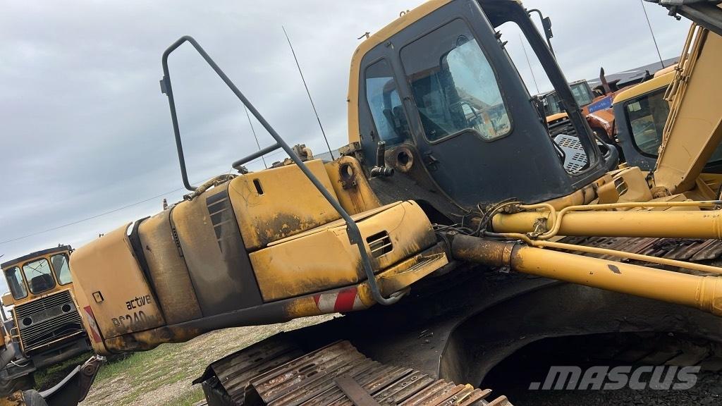 Komatsu PC 240 NLC Gusenice za građevinarstvo